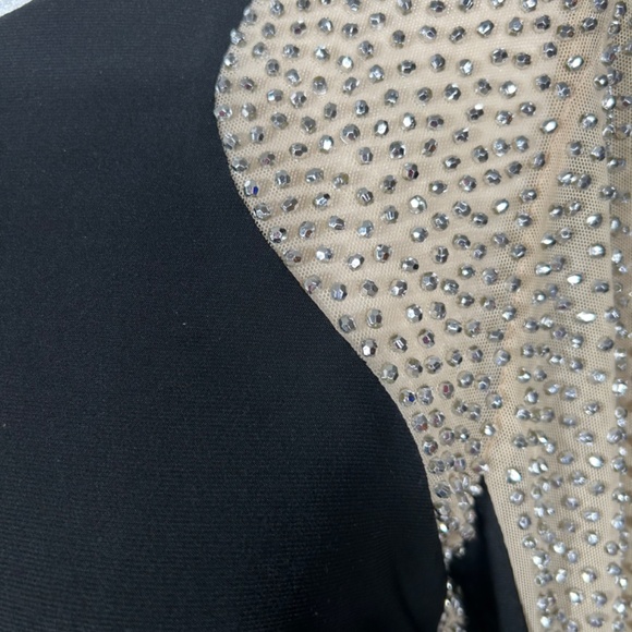 Rhinstone body fitting dress - Picture 5 of 9
